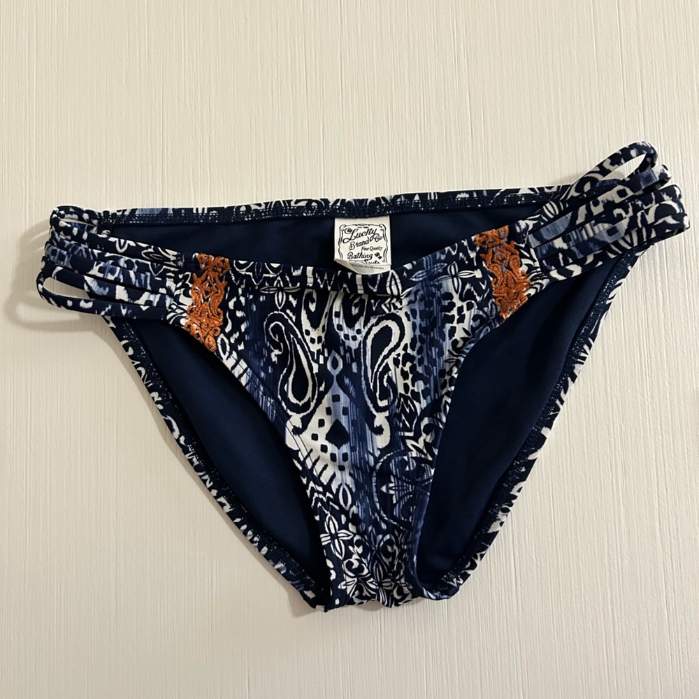 🐬🌊🧜🏽‍♀️ ‘Lucky Summer’ Navy & White Paisley Embroidered Bikini Bottoms 🧜🏽‍♀️🌊🐬